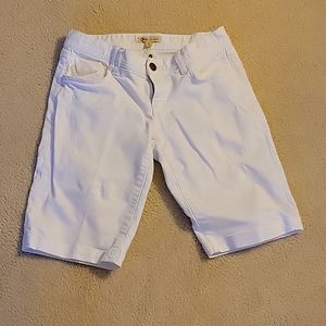 Cabi jeans white demin bermuda shorts size 4 5-pocket distressed low rise
